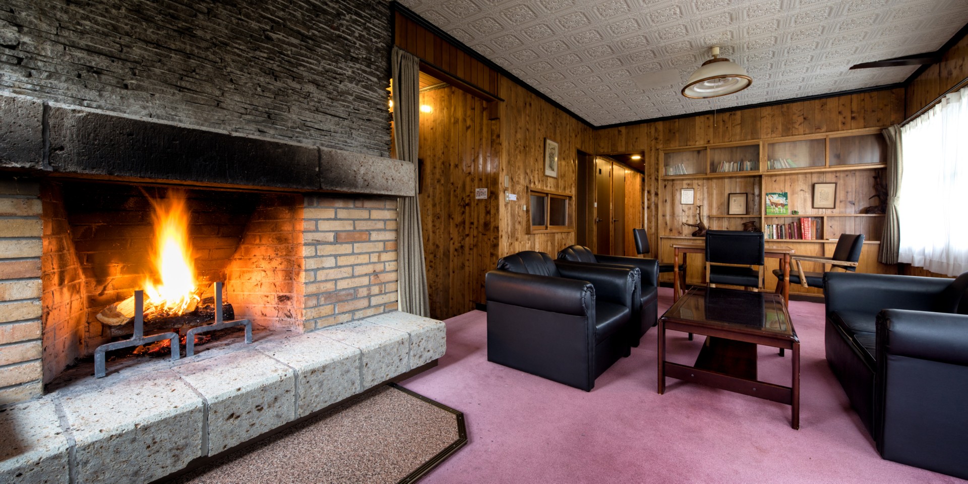 暖炉付リビングコテージ 4名定員