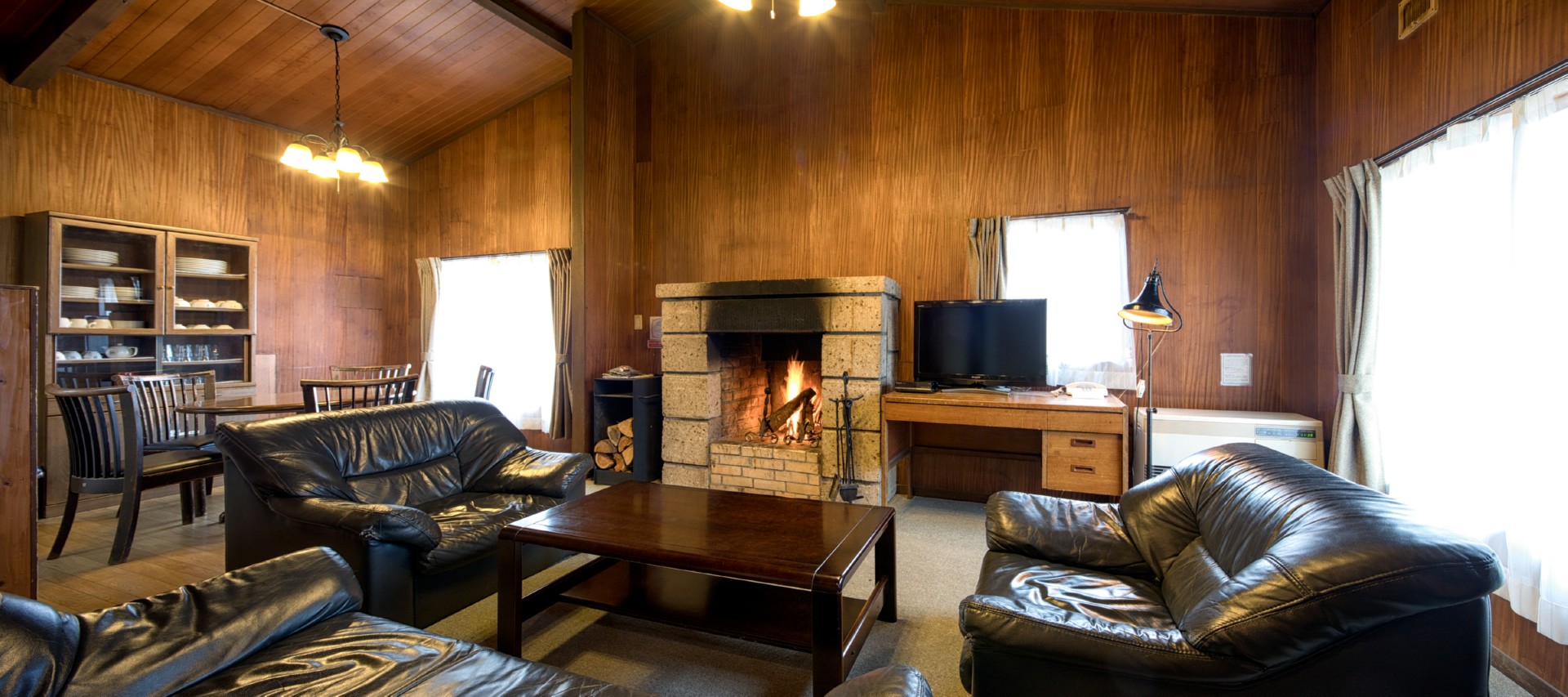 暖炉付リビングコテージ 6名定員