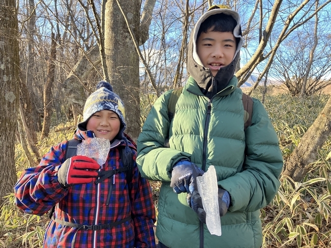 アウトドア活動を楽しむ子どもたち
